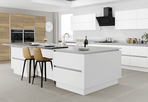 Moderna Matt White with Halifax Oak Kitchen